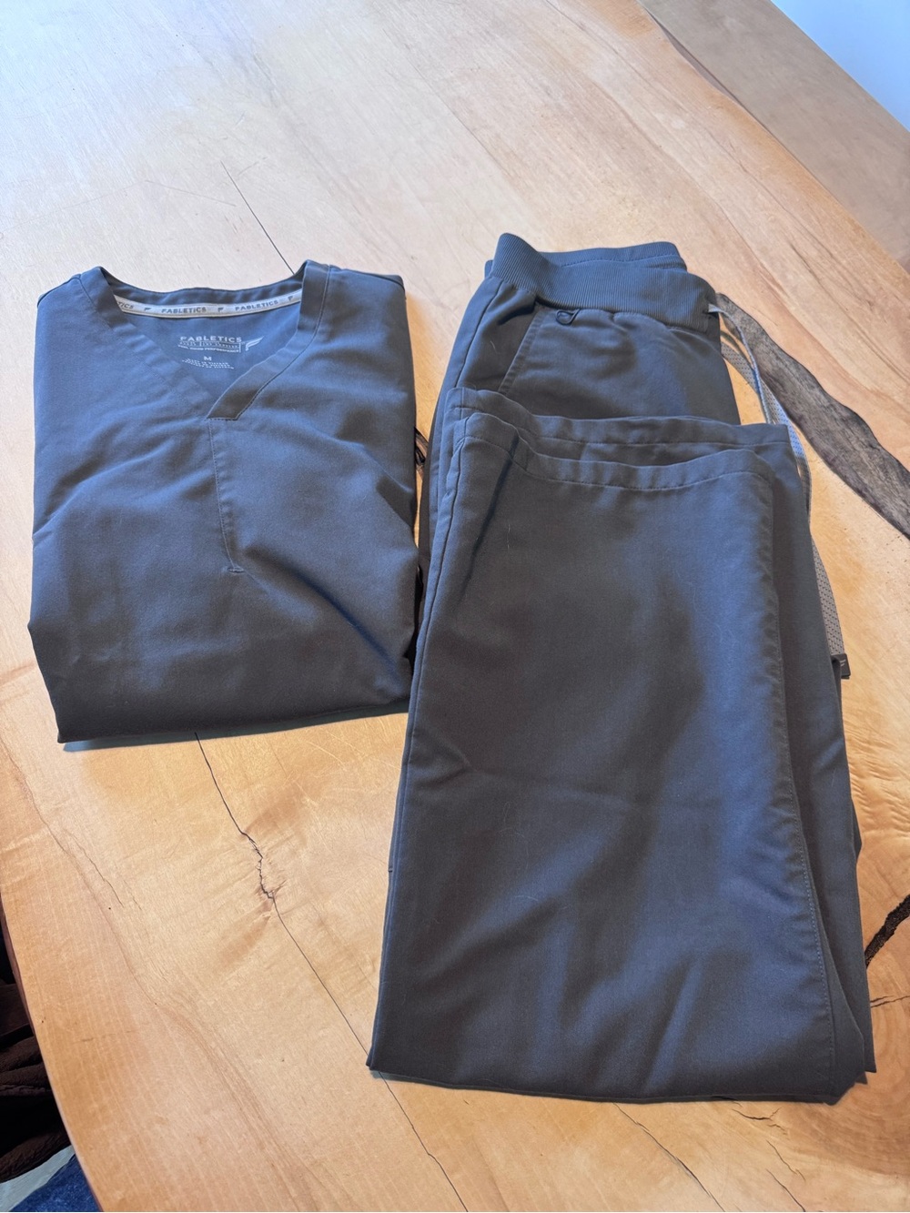 Fabletics scrub set onyx medium